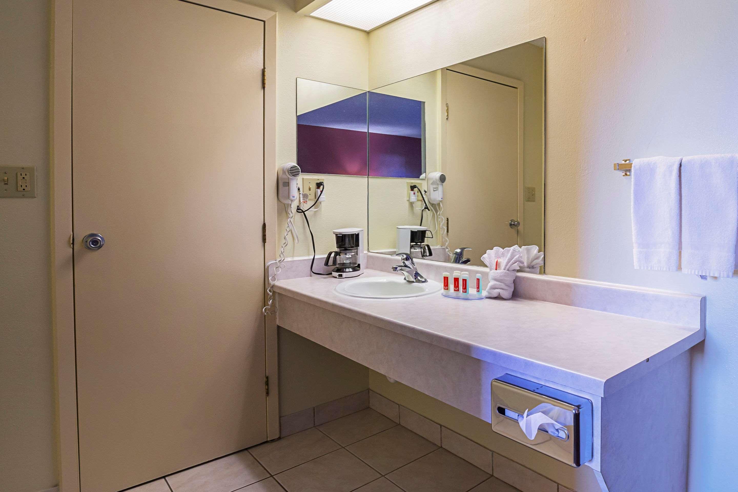 Econo Lodge Hurricane Zion Park Area Bagian luar foto